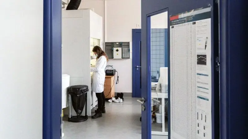 A female lab technician in a laboratory