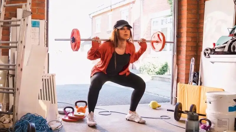 woman lifting weights