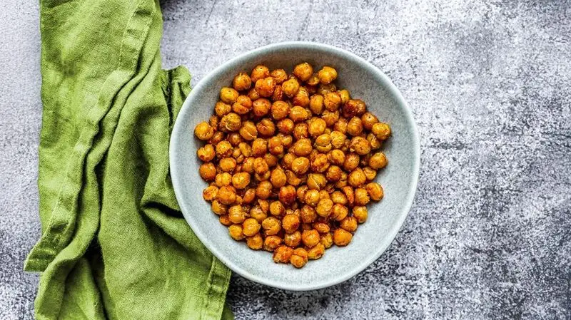 A bowl of chickpeas.