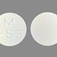 Acyclovir (injection) (Acyclovir (injection) [ a-sye-klo-veer ])-M 253-400 mg-White-Round