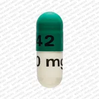 Cephalexin (Cephalexin [ sef-a-lex-in ])-A 42 250 mg-250 mg-Green & White-Capsule-shape