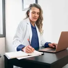 AI model supports early detection of post-transplant complications