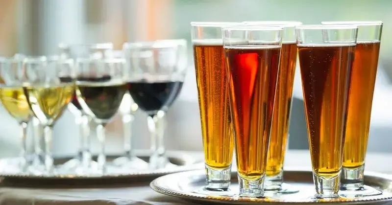 Alzheimer's: Study suggests heavy drinking may speed up brain aging